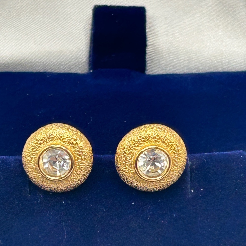 Vintage Elegant 10k Gold Stud Earrings with Crystal Accent​​